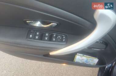 Хэтчбек Renault Megane 2011 в 