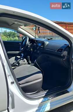 Седан Renault Megane 2019 в 