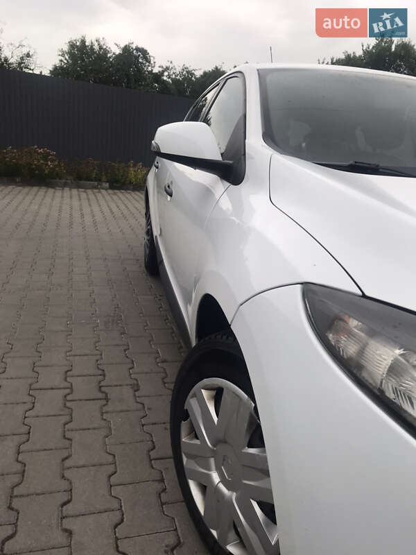 Хетчбек Renault Megane 2011 в Шептицькому фото 3 Хетчбек Renault Megane 2011 в Шептицькому
