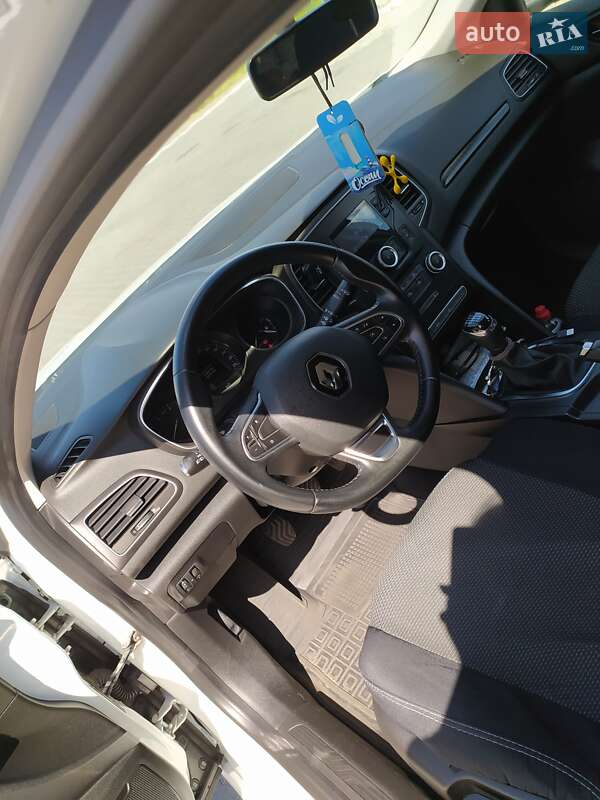 Хэтчбек Renault Megane 2016 в Киеве