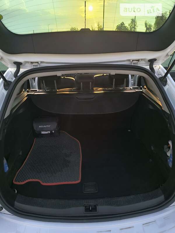 Универсал Renault Megane 2013 в Новомосковске фото 19 Универсал Renault Megane 2013 в Новомосковске