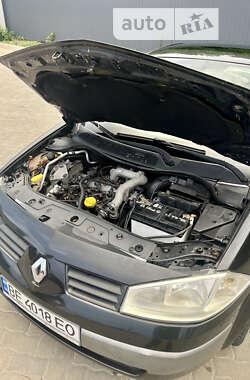 Кабриолет Renault Megane 2004 в 