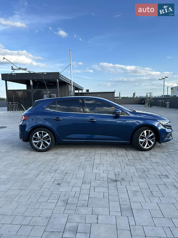 Хэтчбек Renault Megane 2016 в Калуше