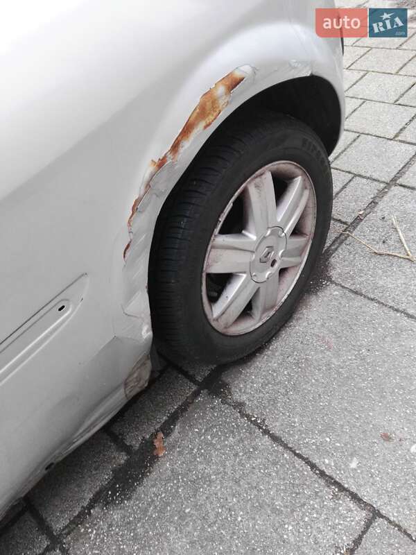 Хэтчбек Renault Megane 2005 в Остер