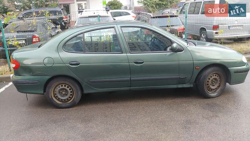 Седан Renault Megane 2002 в Києві