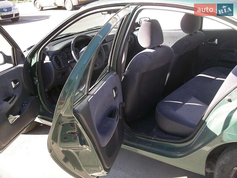 Седан Renault Megane 2002 в Києві