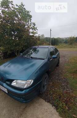 Хэтчбек Renault Megane 1996 в Галиче