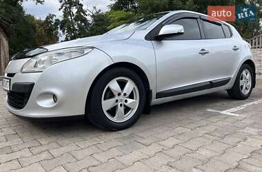Хэтчбек Renault Megane 2009 в 