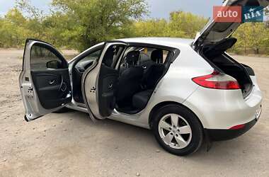 Хэтчбек Renault Megane 2009 в 