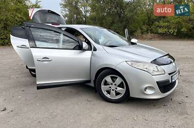Хэтчбек Renault Megane 2009 в 