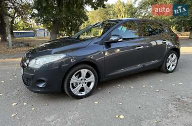 Хэтчбек Renault Megane 2010 в 