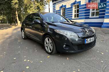 Хэтчбек Renault Megane 2010 в 