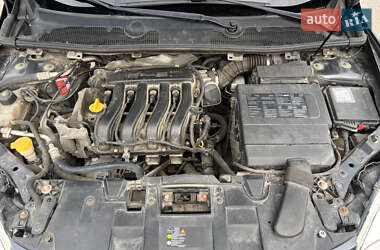 Хэтчбек Renault Megane 2011 в 