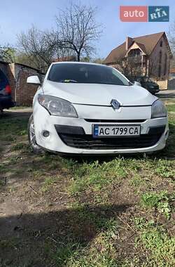 Хэтчбек Renault Megane 2011 в 