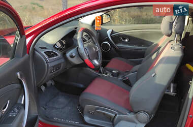 Хэтчбек Renault Megane 2012 в 