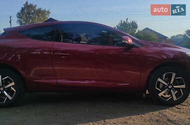 Хэтчбек Renault Megane 2012 в 