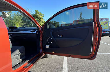 Купе Renault Megane 2010 в 