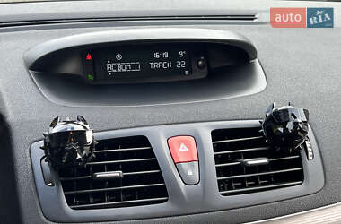 Хэтчбек Renault Megane 2009 в 