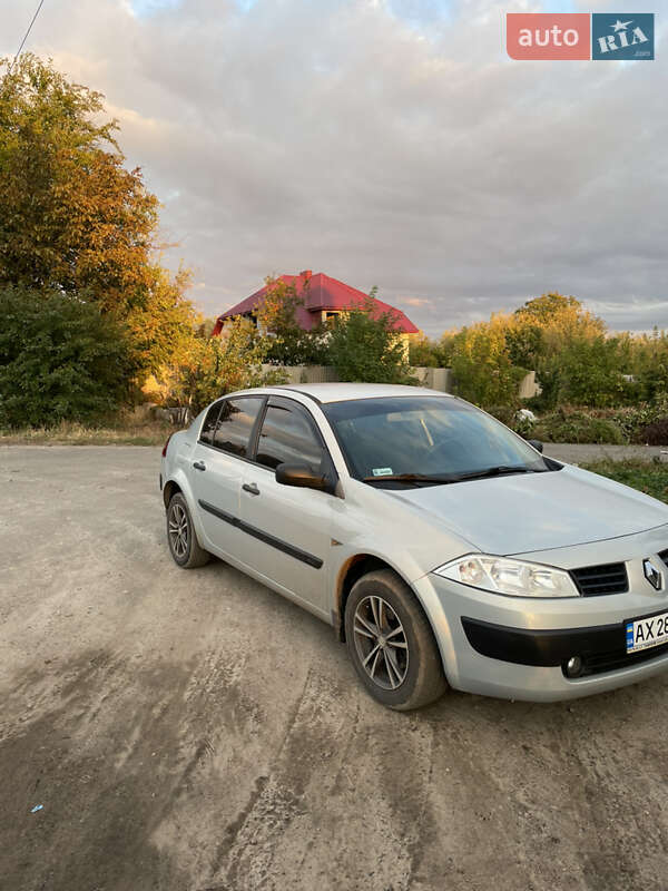 Седан Renault Megane 2004 в Краснограде