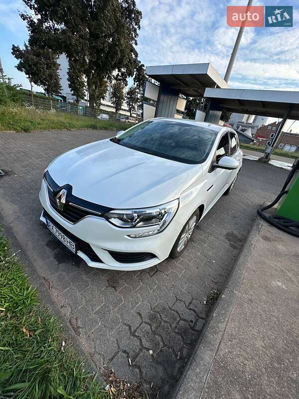 Хэтчбек Renault Megane 2017 в 