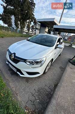 Хэтчбек Renault Megane 2017 в 