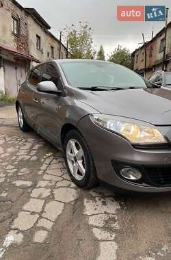 Хетчбек Renault Megane 2012 в 