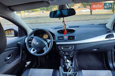Хэтчбек Renault Megane 2010 в 