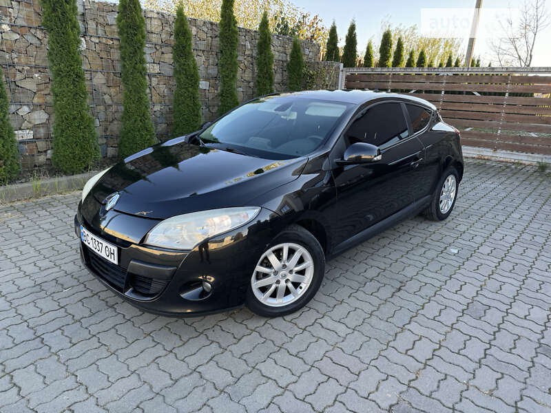 Купе Renault Megane 2010 в Стрию