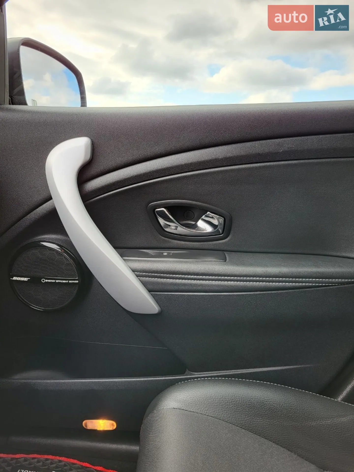 2012 Renault Megane - мініатюра 24