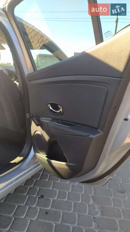 Хетчбек Renault Megane 2014 в Шептицькому