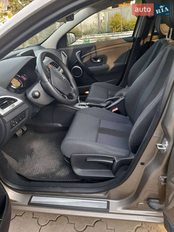 Универсал Renault Megane 2010 в Ахтырке фото 13 Универсал Renault Megane 2010 в Ахтырке