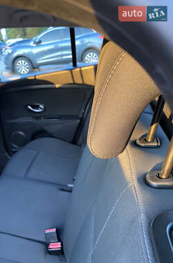 Хетчбек Renault Megane 2011 в 