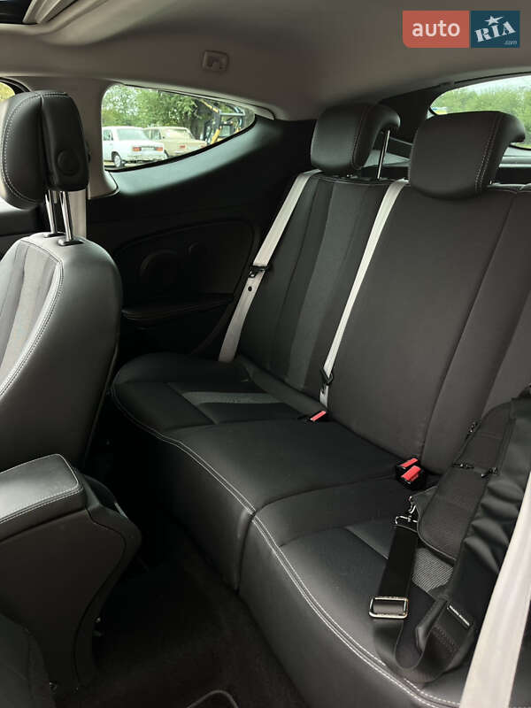 Купе Renault Megane 2011 в Чернівцях