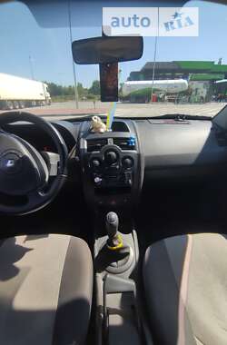 Седан Renault Megane 2003 в Стрию