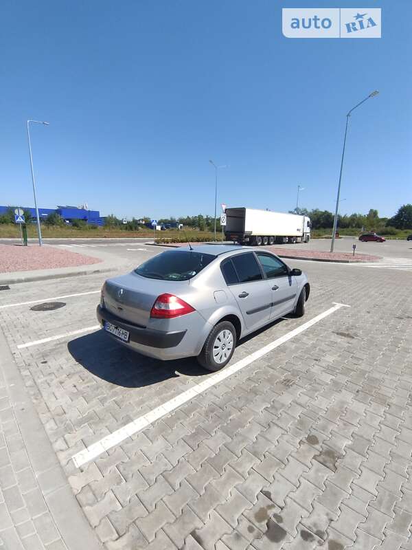 Седан Renault Megane 2003 в Стрию