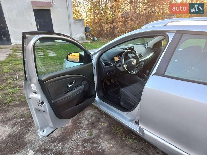 Універсал Renault Megane 2014 в Мурованих Курилівцях