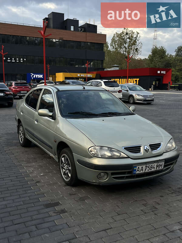 Седан Renault Megane 2003 в Киеве