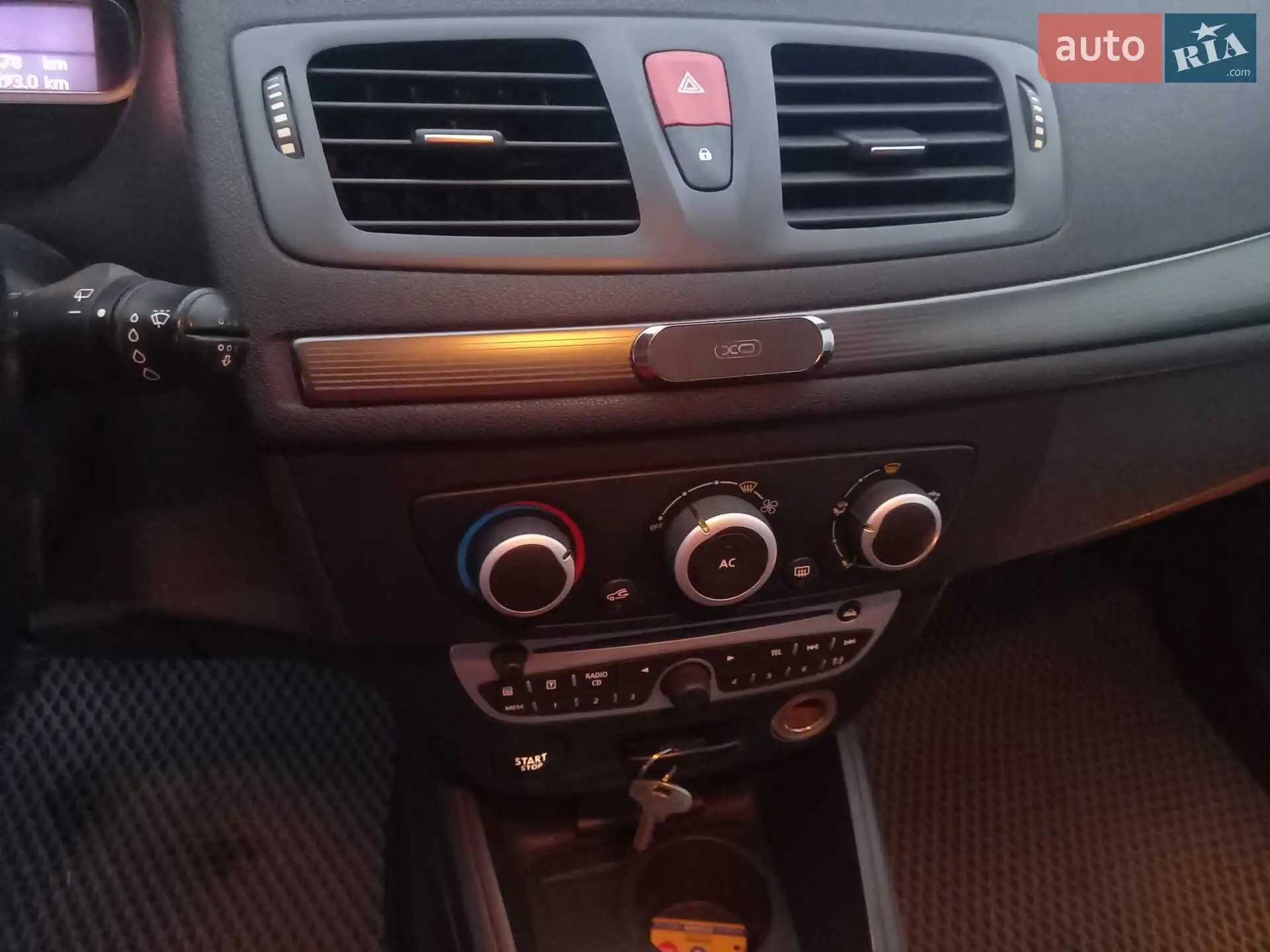 2011 Renault Megane - мініатюра 36