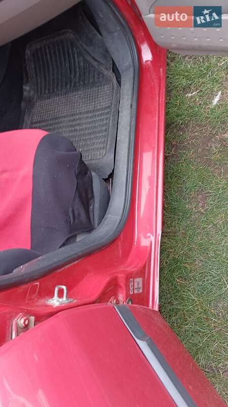 Седан Renault Megane 2003 в Отинії фото 14 Седан Renault Megane 2003 в Отинії