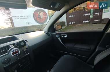 Хэтчбек Renault Megane 2005 в 