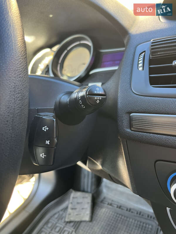 Хэтчбек Renault Megane 2009 в Николаеве фото 28 Хэтчбек Renault Megane 2009 в Николаеве