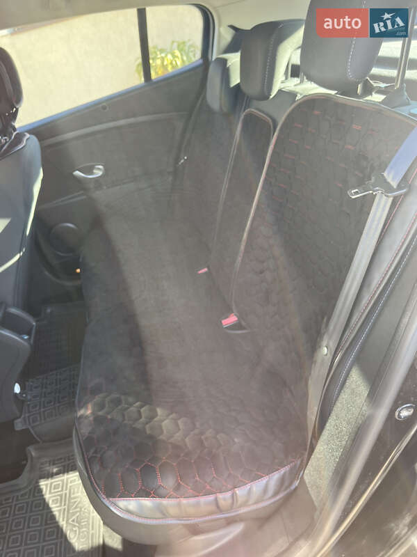 Хэтчбек Renault Megane 2009 в Николаеве фото 34 Хэтчбек Renault Megane 2009 в Николаеве