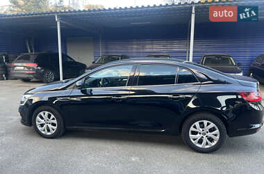 Седан Renault Megane 2021 в 