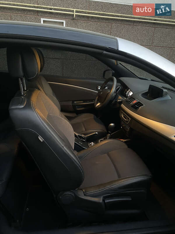 Кабриолет Renault Megane 2011 в Хусте