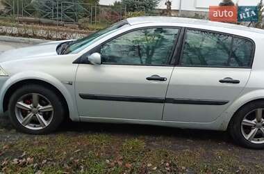 Хэтчбек Renault Megane 2004 в 