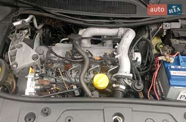 Хэтчбек Renault Megane 2004 в 