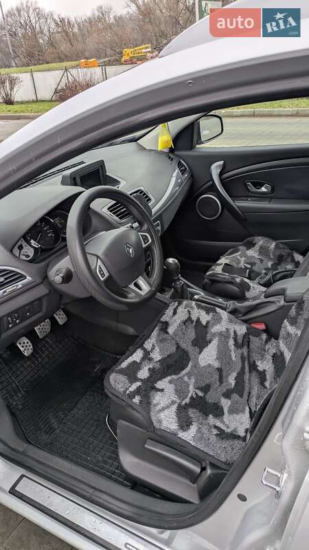 Универсал Renault Megane 2011 в Ивано-Франковске фото 11 Универсал Renault Megane 2011 в Ивано-Франковске