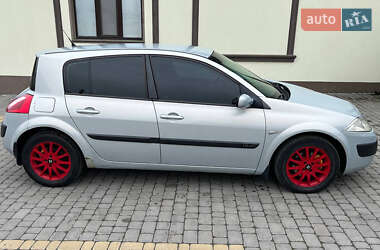 Хэтчбек Renault Megane 2003 в 