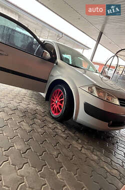 Хэтчбек Renault Megane 2003 в 