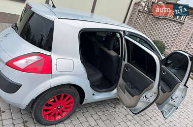 Хэтчбек Renault Megane 2003 в 